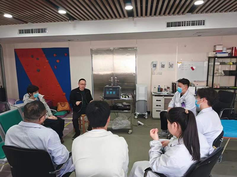PBM Medical Laser i Szpital Ludowy w Wuhan nawiązują współpracę w zakresie fizjoterapii laserowej